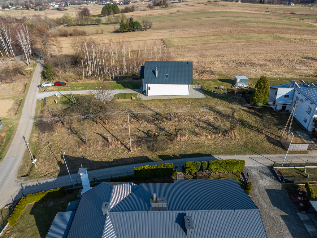 Na sprzedaż urokliwa działka budowlana – Długie