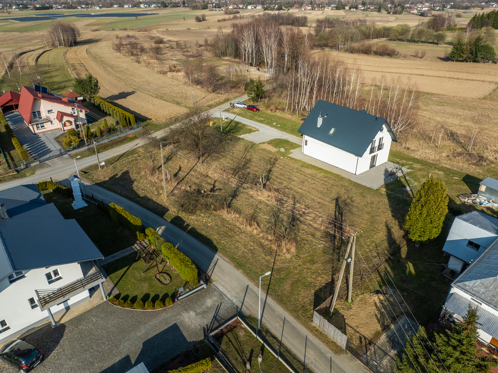 Na sprzedaż urokliwa działka budowlana – Długie