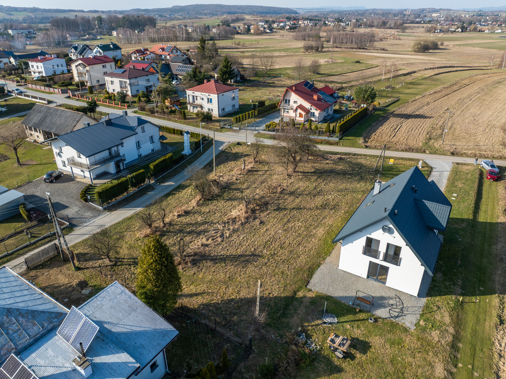 Na sprzedaż urokliwa działka budowlana – Długie