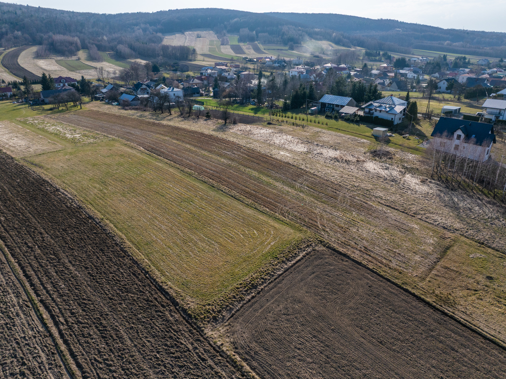 Na sprzedaż atrakcyjne działki budowlane – Długie