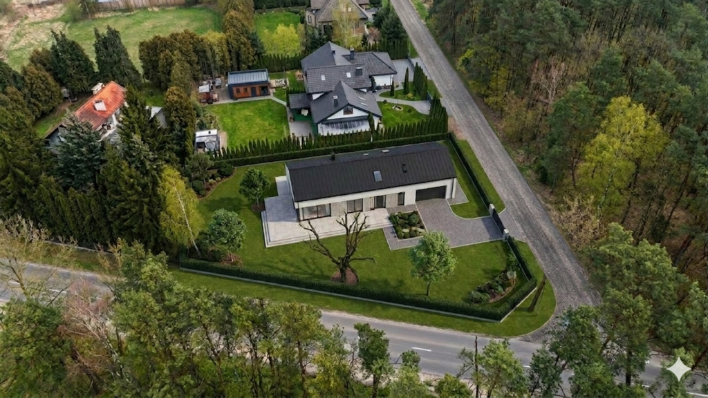 1233 m² spokoju. Las za płotem w Puszczykowie