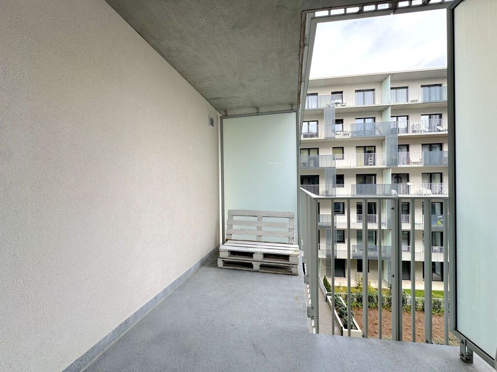 Między dworcem a Pl.Gruwaldzkim, 2km od rynku