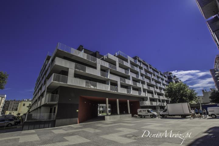 Między dworcem a Pl.Gruwaldzkim, 2km od rynku