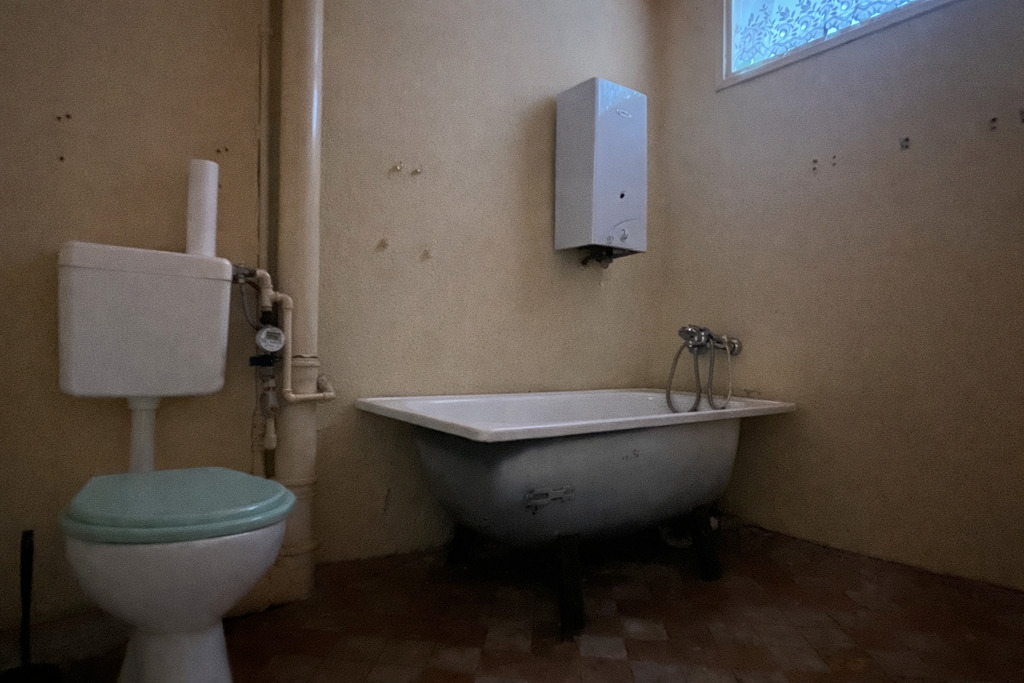 2 pok z aneksem/1 pok z widną kuchnią, piwnica 4m²