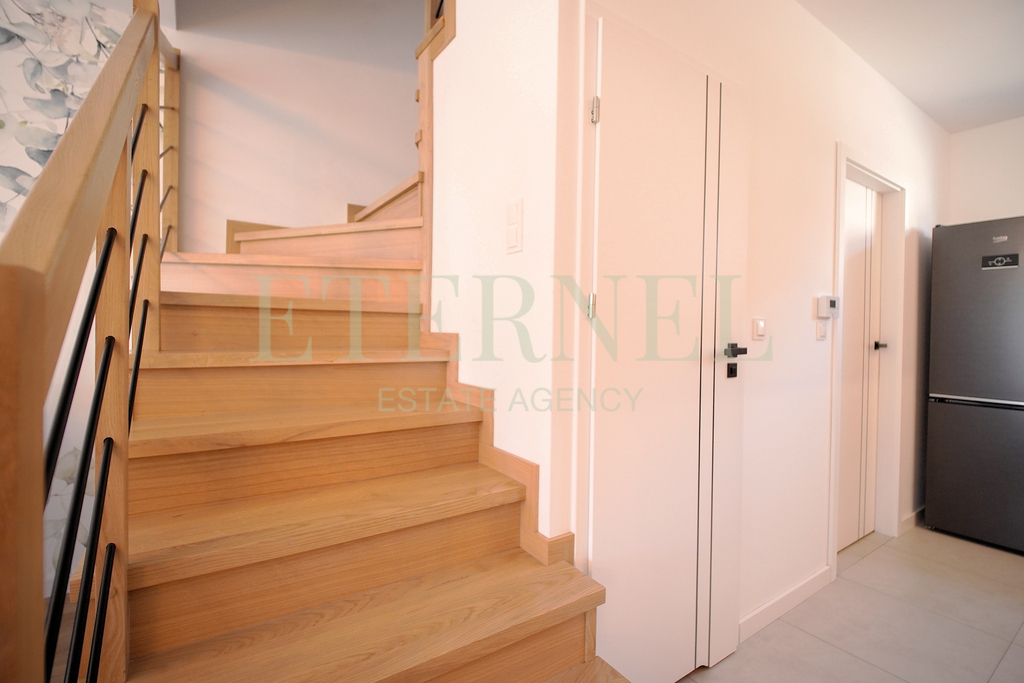 Mieszkanie 5-pokojowe z ogrodem - 92m2