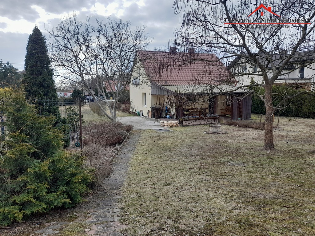 Dom na dużej działce w Rozgartach