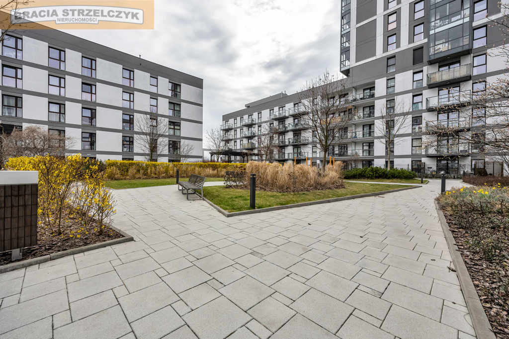 2 pokoje Rondo Wiatraczna Apartamentowiec