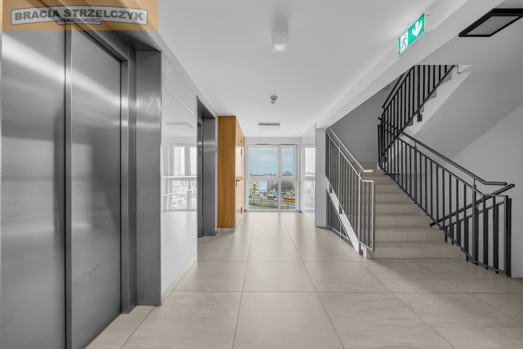 2 pokoje Rondo Wiatraczna Apartamentowiec