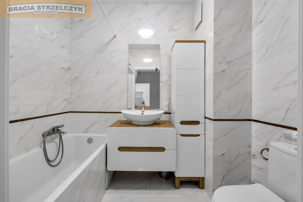 2 pokoje Rondo Wiatraczna Apartamentowiec