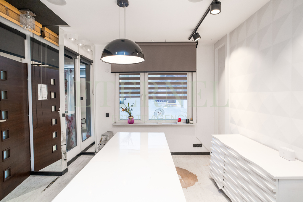 Lokal 60 m² z poddaszem i piwnicą, ul. Bieżanowska