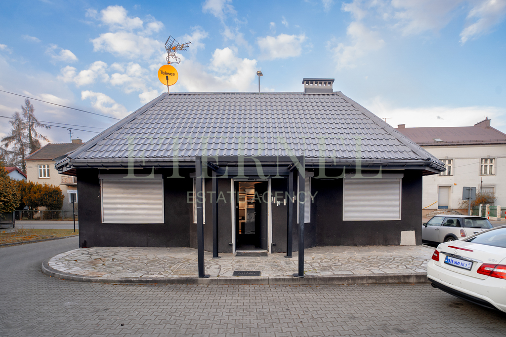 Lokal 60 m² z poddaszem i piwnicą, ul. Bieżanowska