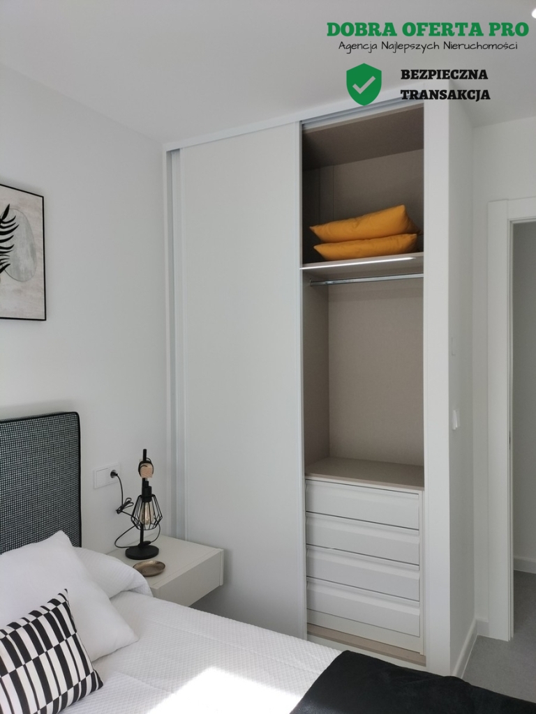 Ostani dom z prywatnym basenem i tarasem na dachu