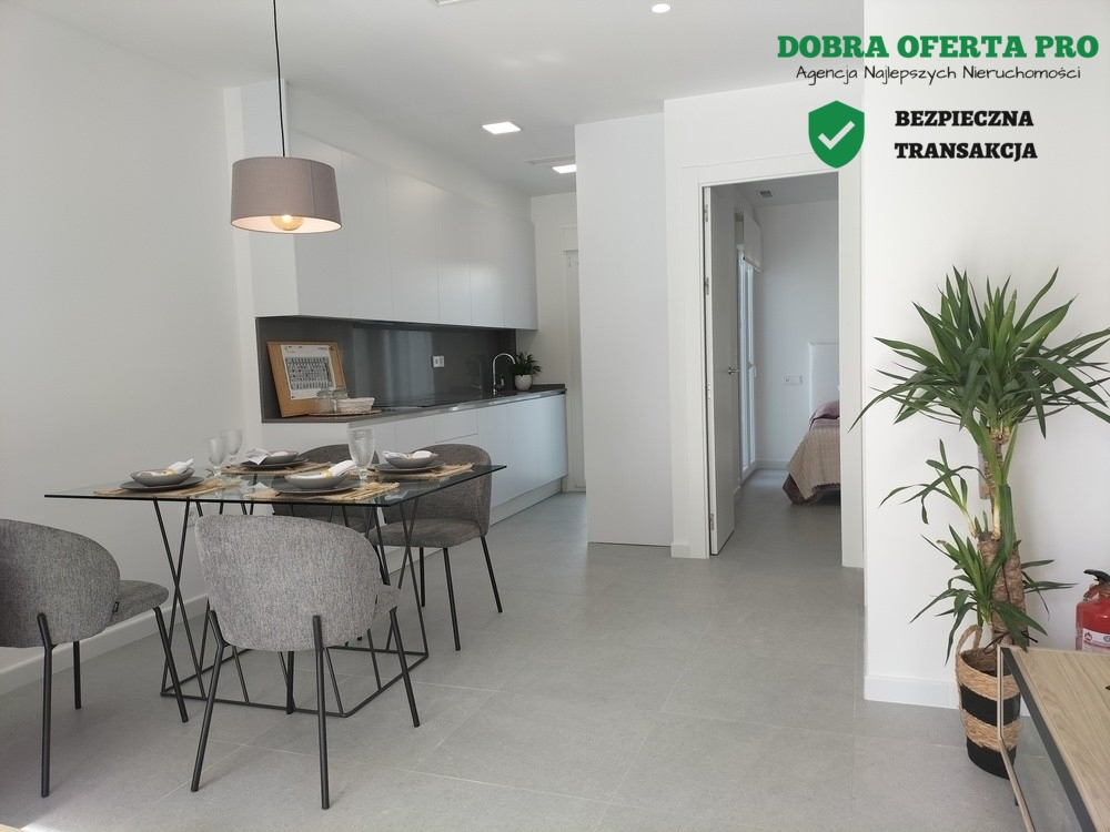 Ostani dom z prywatnym basenem i tarasem na dachu