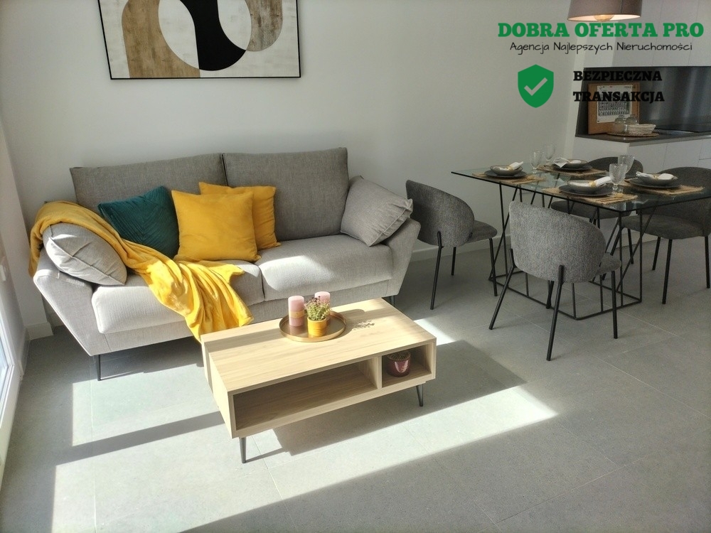 Ostani dom z prywatnym basenem i tarasem na dachu