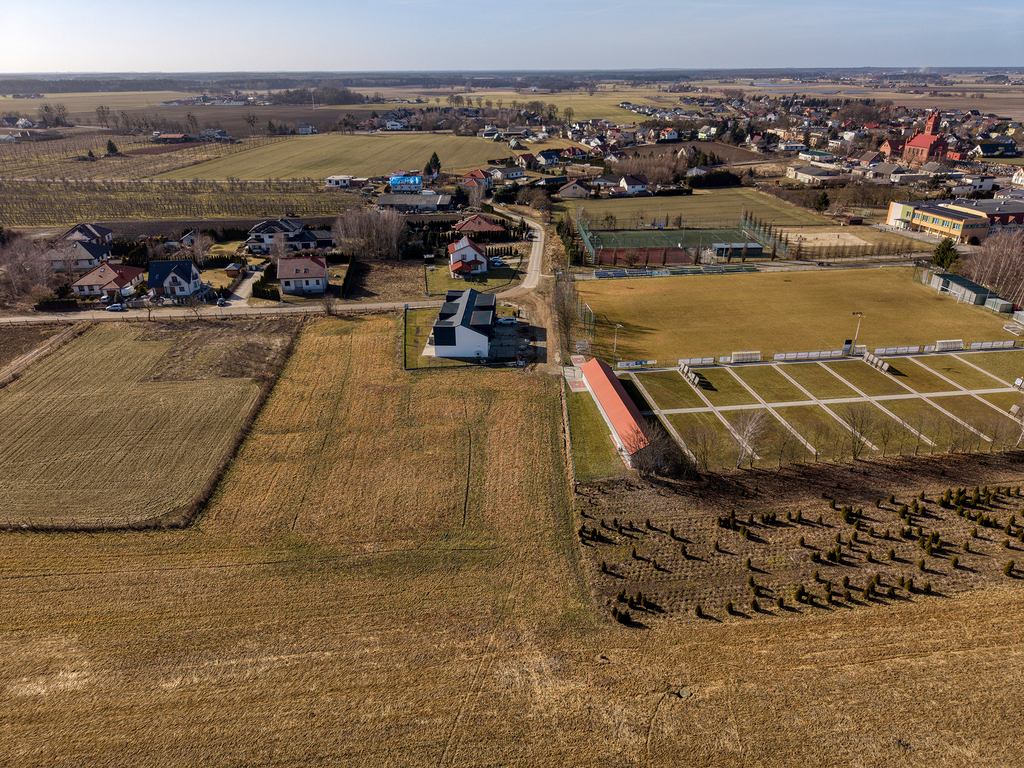 Działki pod zabudowę jednorodzinną i usługową