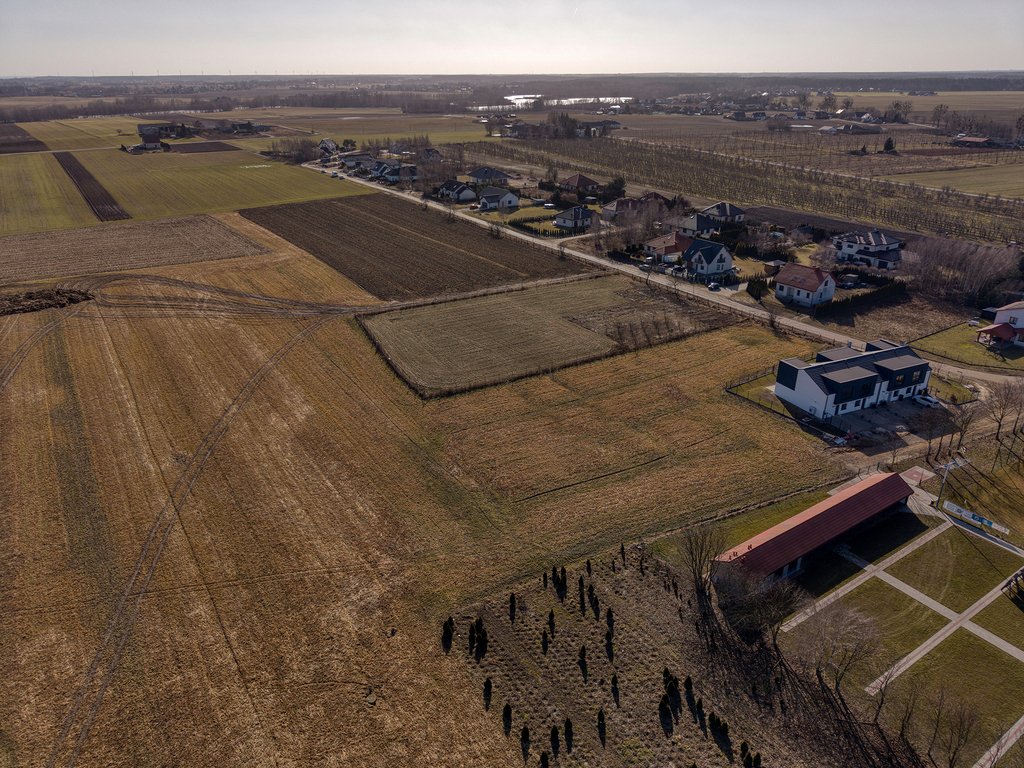 Działki pod zabudowę jednorodzinną i usługową