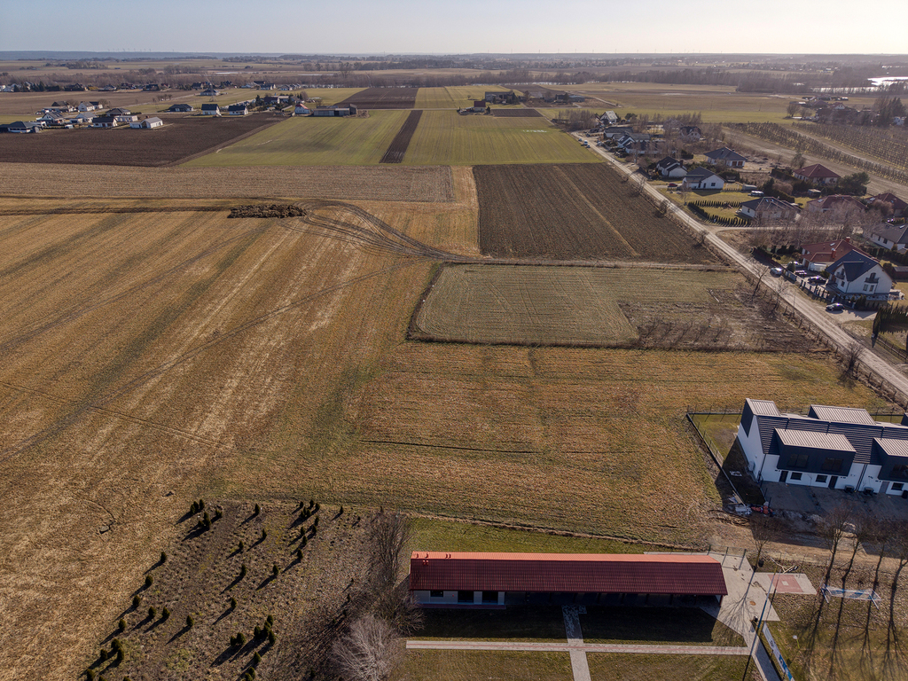 Działki pod zabudowę jednorodzinną i usługową