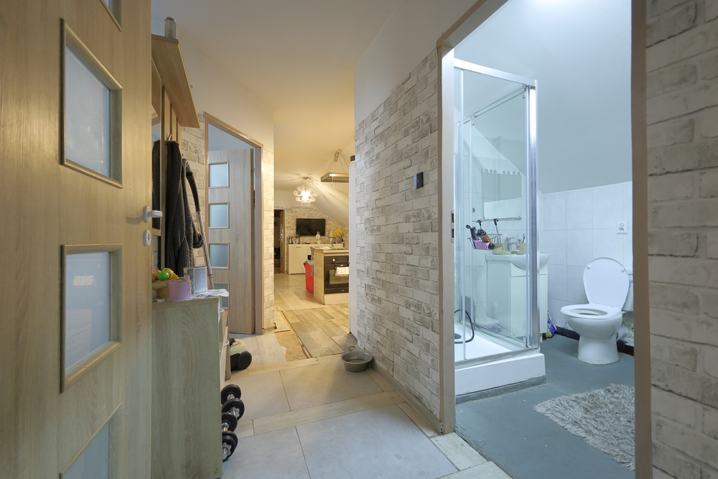 Dom, który zarabia: 2 mieszkania i 0 zł za prąd