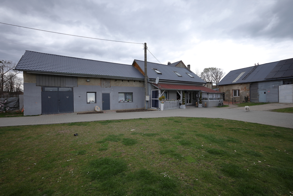 Dom, który zarabia: 2 mieszkania i 0 zł za prąd