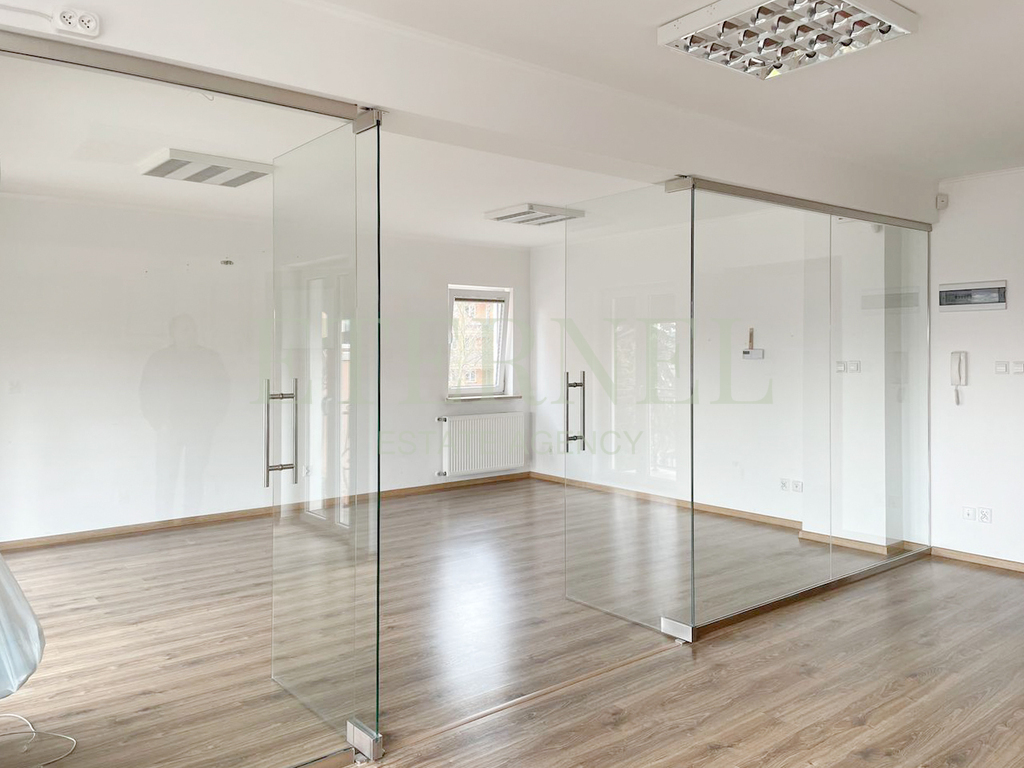 Przestronna siedziba firmy – 350 m2 blisko centrum