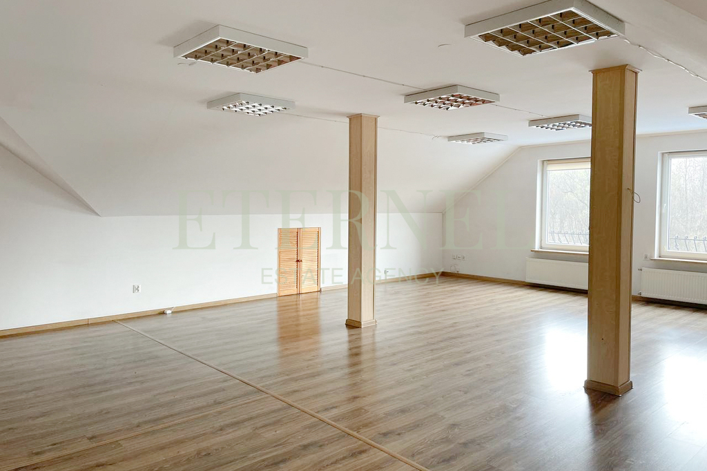 Przestronna siedziba firmy – 350 m2 blisko centrum