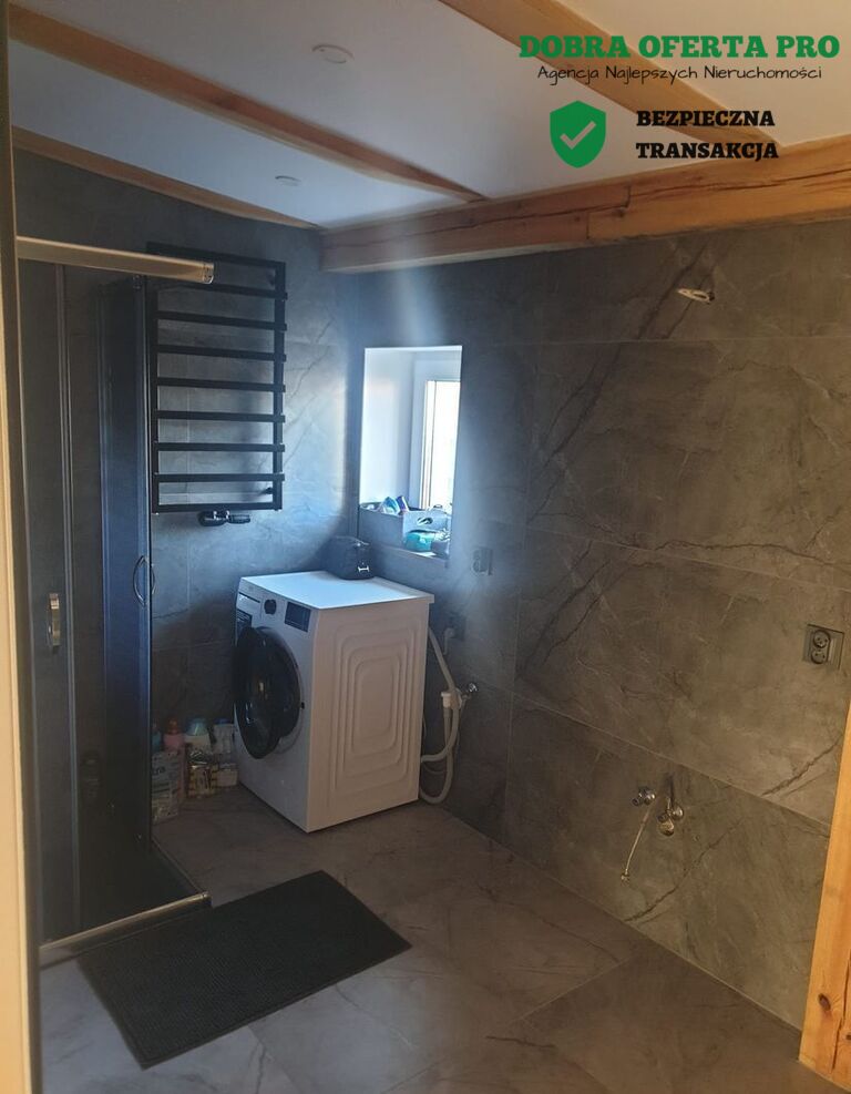 Świeżo wyremontowane, ostatnie piętro