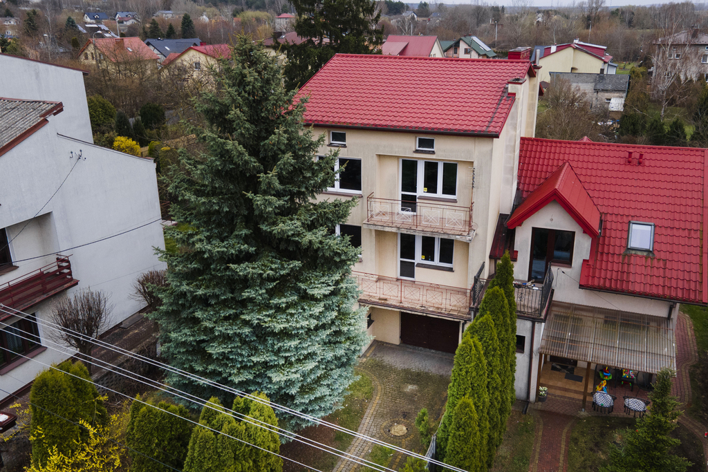 Dom w cichej okolicy | balkony | ogród | garaż