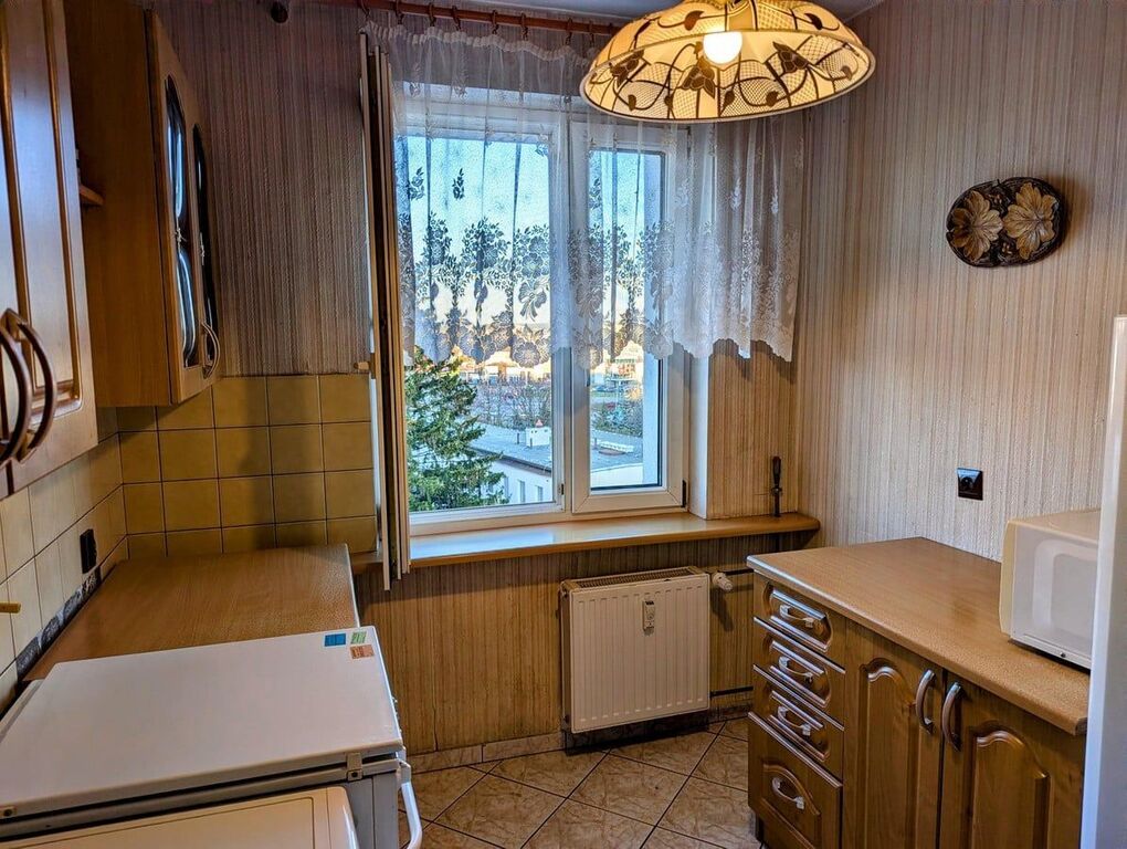3 pokoje z oddzielną kuchnią i balkonem