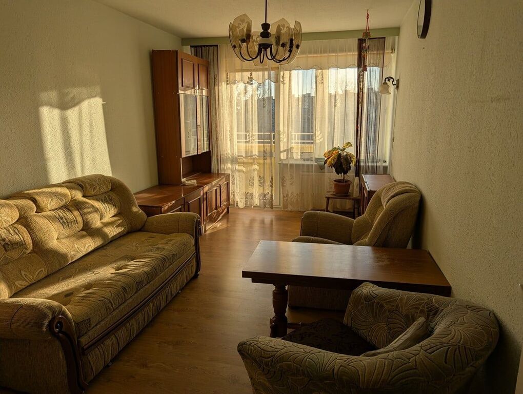 3 pokoje z oddzielną kuchnią i balkonem