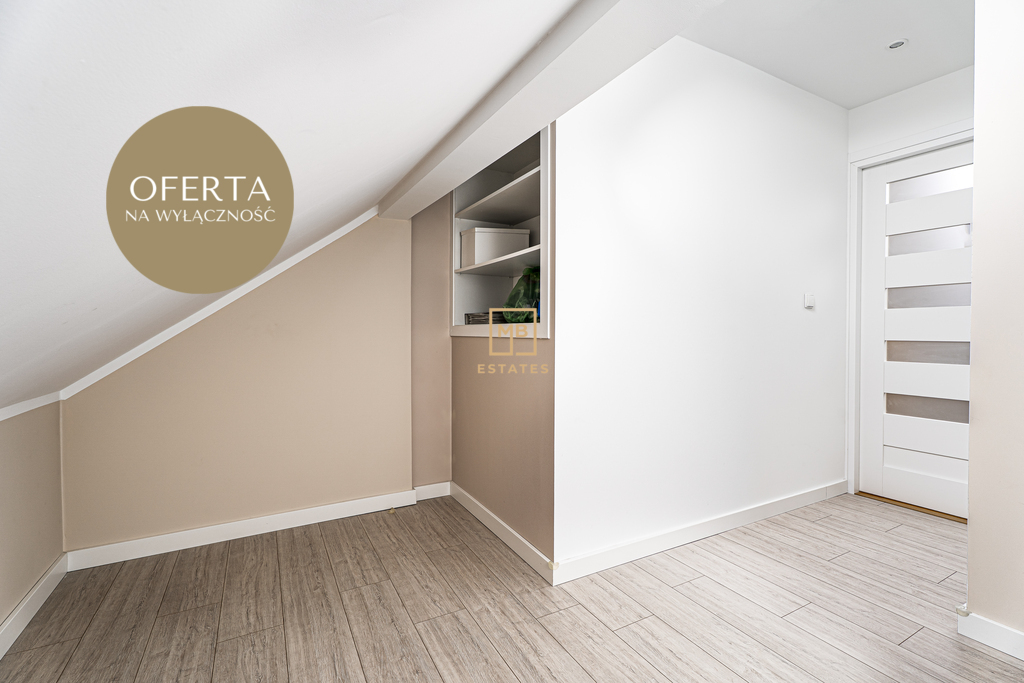 Nowoczesne trzypiętrowe mieszkanie | balkon