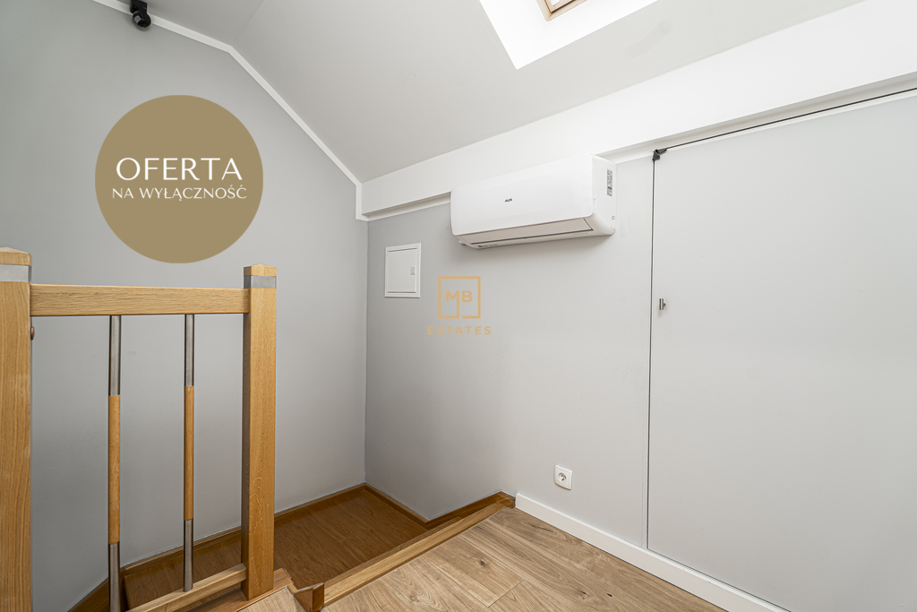 Nowoczesne trzypiętrowe mieszkanie | balkon