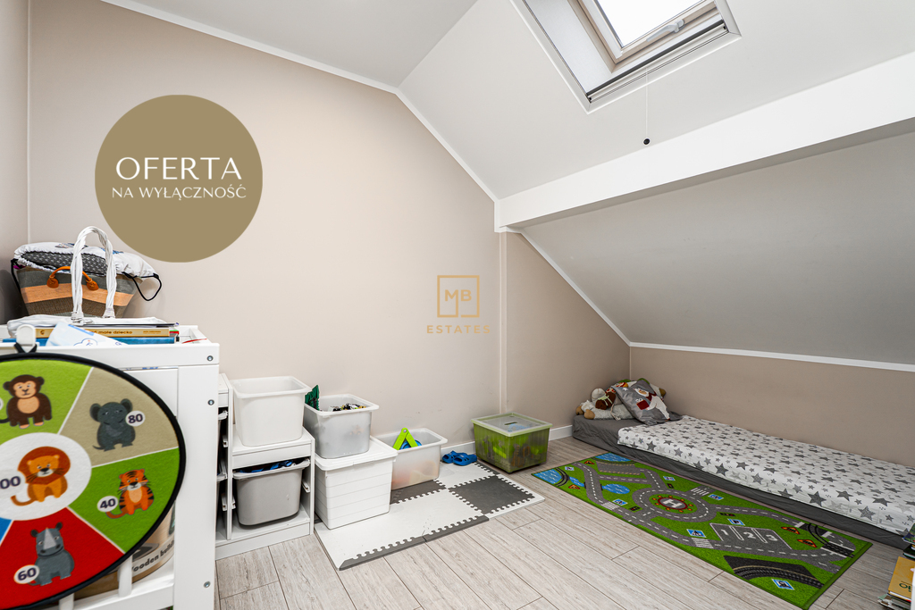 Nowoczesne trzypiętrowe mieszkanie | balkon