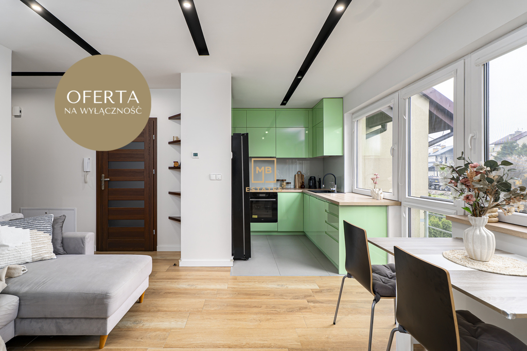 Nowoczesne trzypiętrowe mieszkanie | balkon