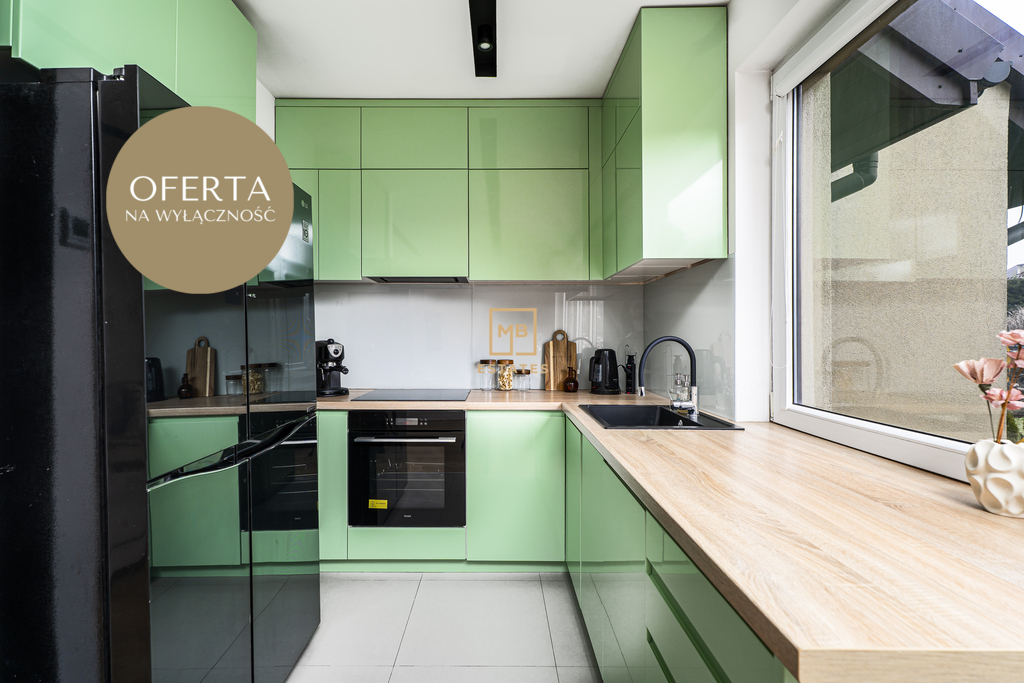 Nowoczesne trzypiętrowe mieszkanie | balkon