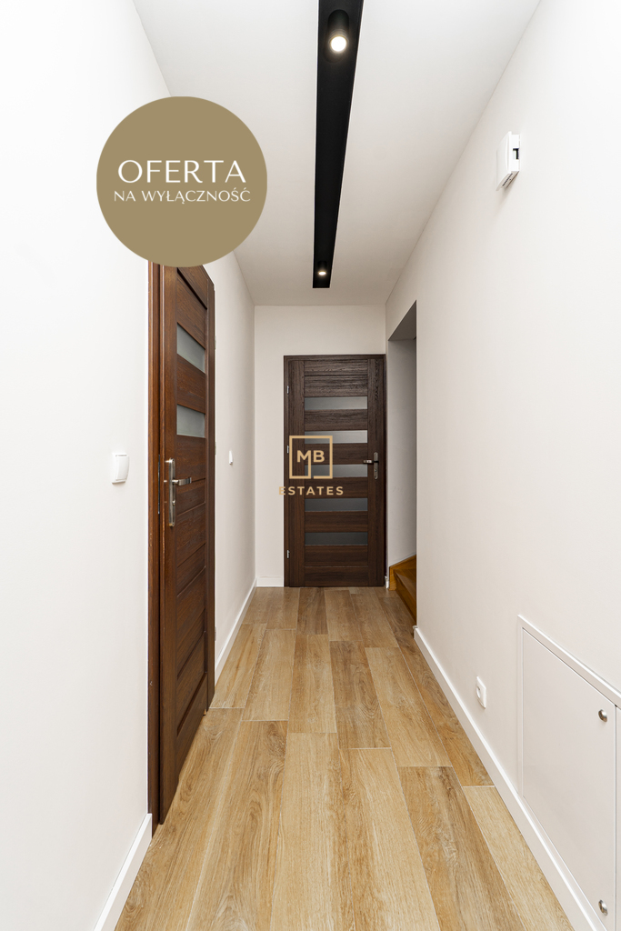 Nowoczesne trzypiętrowe mieszkanie | balkon