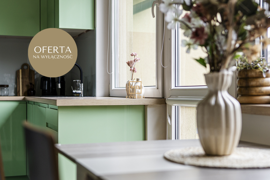 Nowoczesne trzypiętrowe mieszkanie | balkon