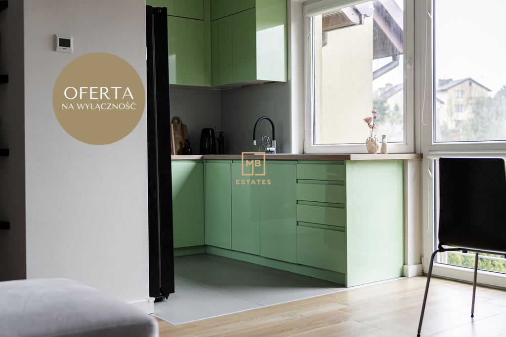 Nowoczesne trzypiętrowe mieszkanie | balkon