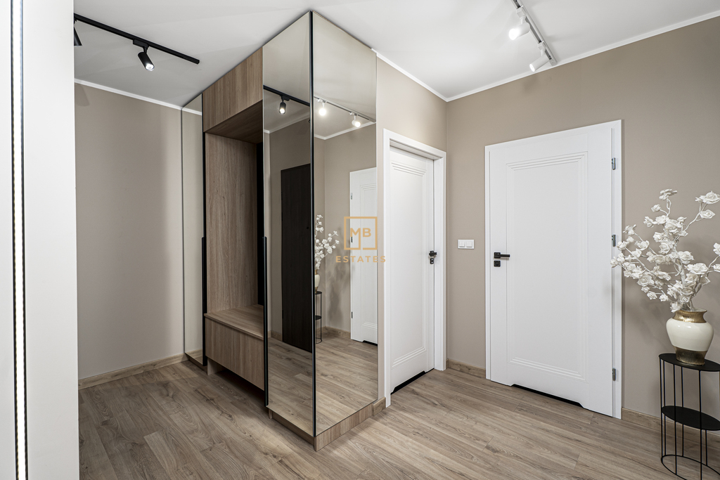 Apartament premium z garderobą – blisko Rynku