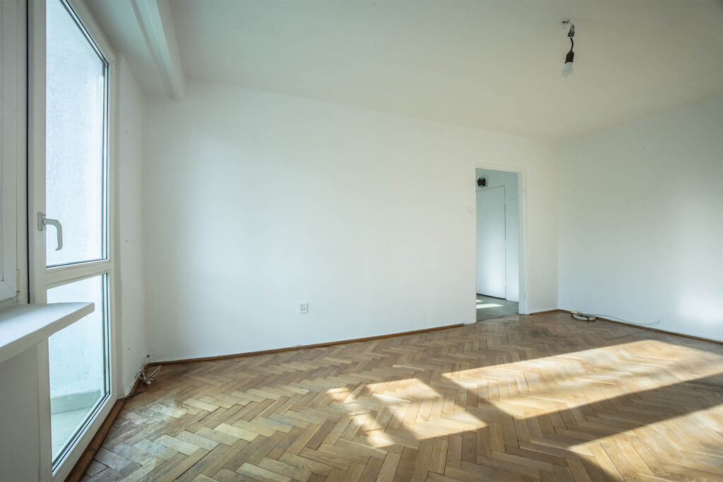 Łódź, Strycharska: 2 pokoje z balkonem, 1 piętro