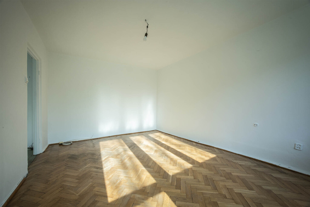 Łódź, Strycharska: 2 pokoje z balkonem, 1 piętro