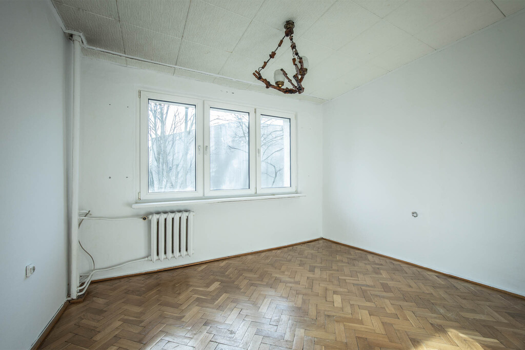 Łódź, Strycharska: 2 pokoje z balkonem, 1 piętro
