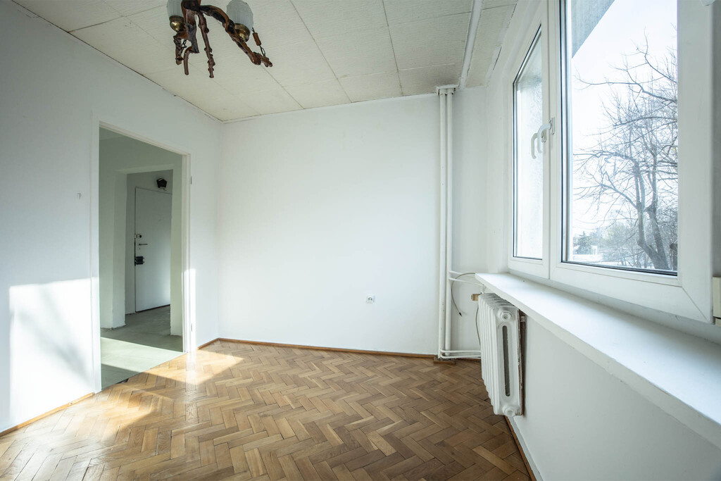 Łódź, Strycharska: 2 pokoje z balkonem, 1 piętro