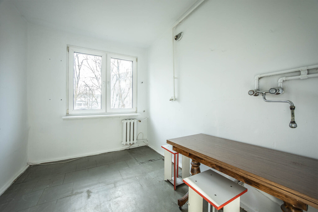 Łódź, Strycharska: 2 pokoje z balkonem, 1 piętro
