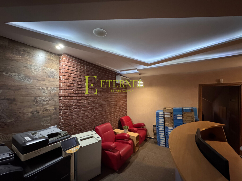 Przestrzenny lokal biurowy 119m² + strych 45m²