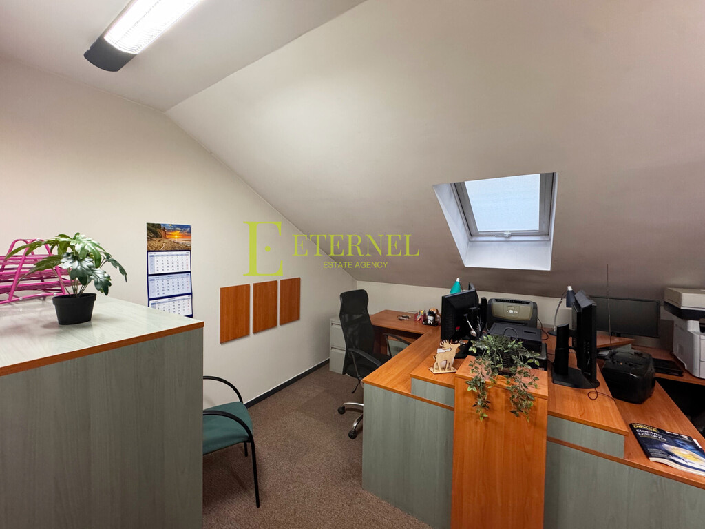 Przestrzenny lokal biurowy 119m² + strych 45m²