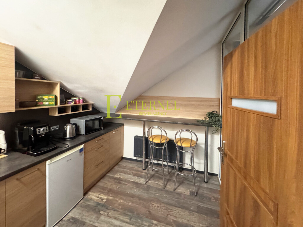 Przestrzenny lokal biurowy 119m² + strych 45m²