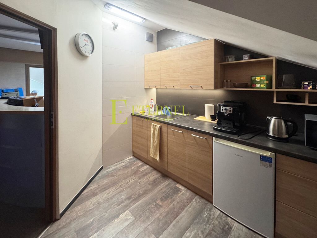 Przestrzenny lokal biurowy 119m² + strych 45m²