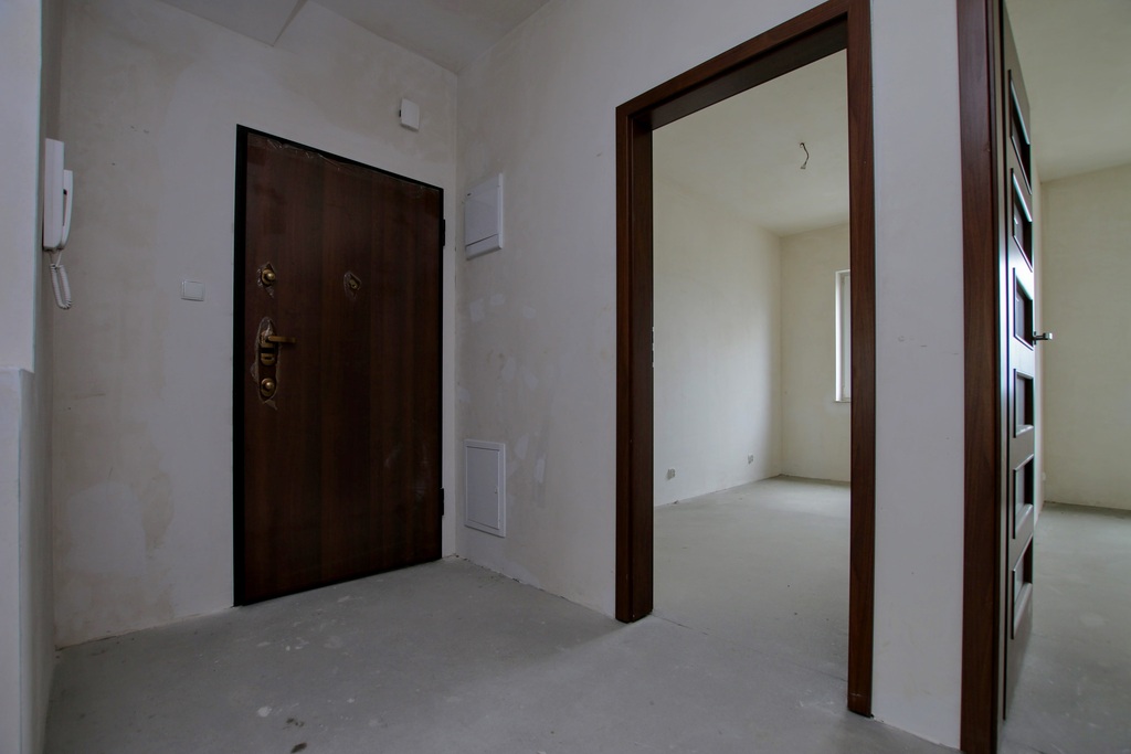 ostatnie piętro, stan deweloperski, balkon