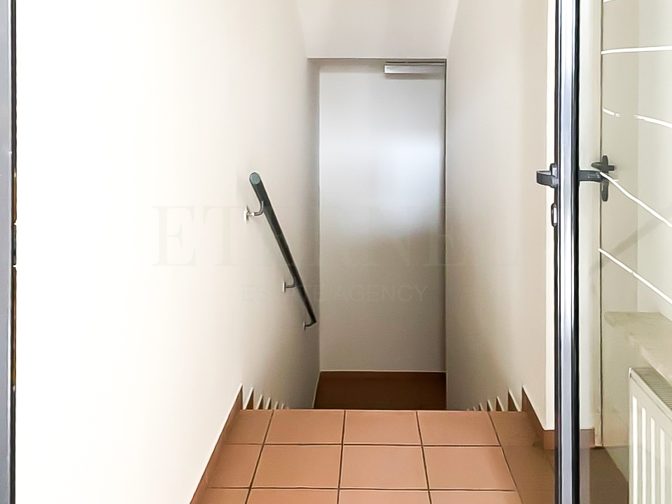Powierzchnia biurowo-usługowa 230m2 + piwnice 600m