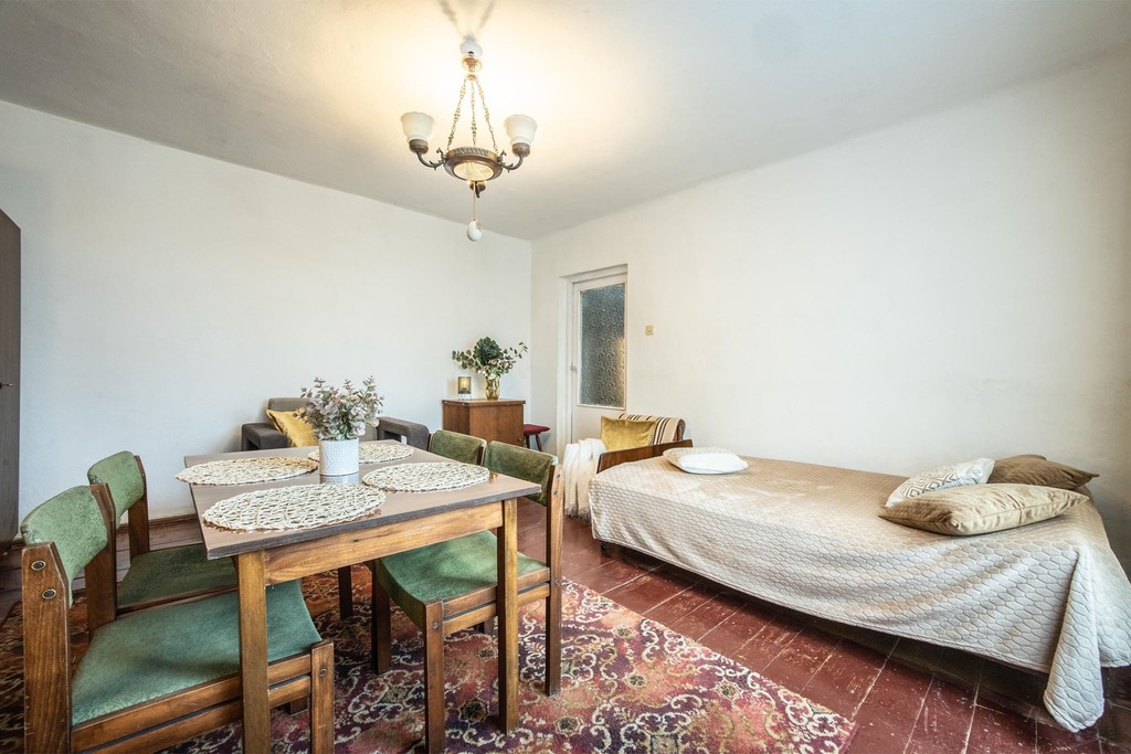 Zamień hałas na ciszę – dom z działką 1000m²